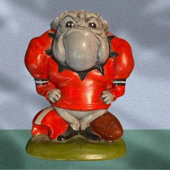 VINTAGE 1960's CHALKWARE GEORGIABULL DOG Statue.